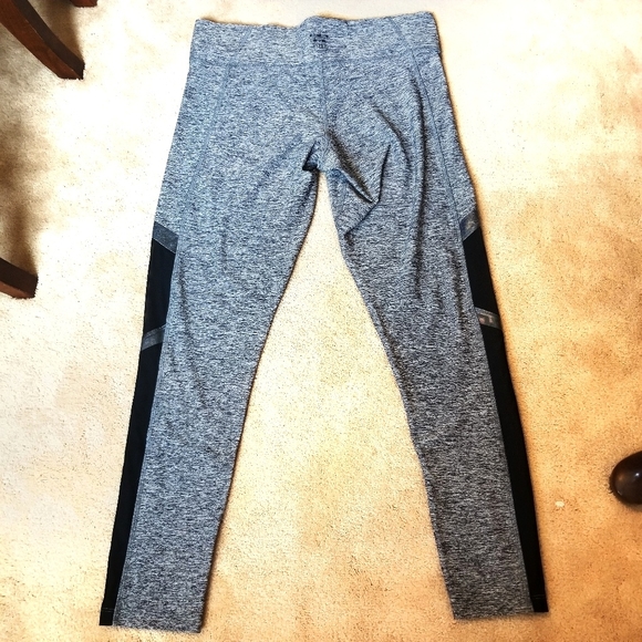 SOLD NWOT PINK holographic ultimate leggings sz lg - Picture 5 of 7